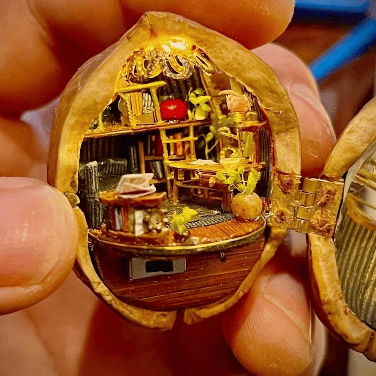 Lenovogo - Handmade Walnut Shell Doll House-mini library, tiny World inside walnuts