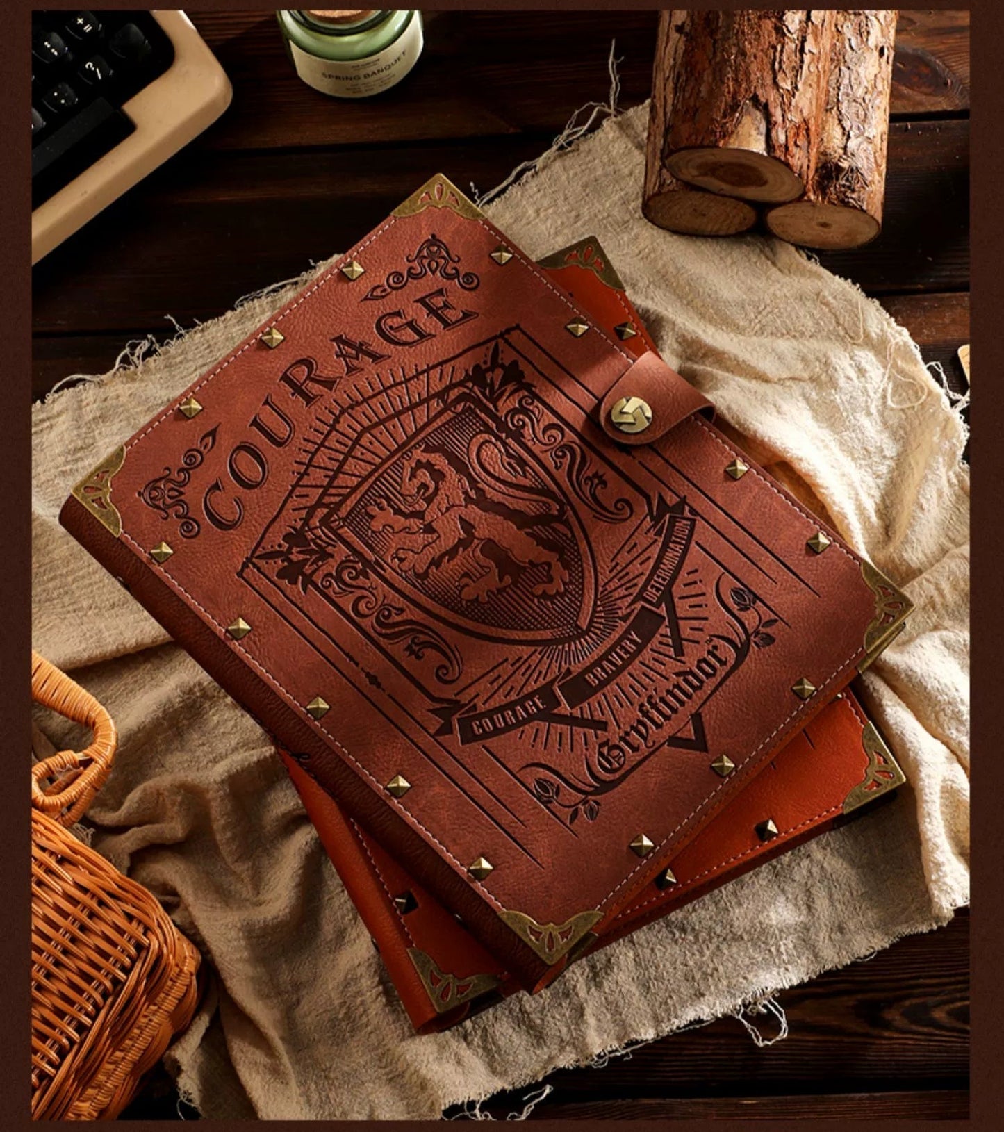 Lenovogo - Hogwarts Handbook Notebook Grimoire