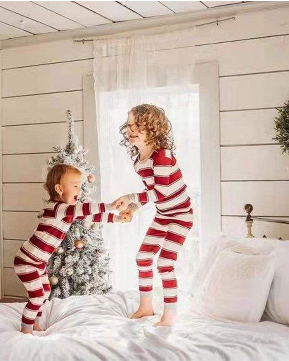 🎄  Christmas Red Striped Family Pajamas